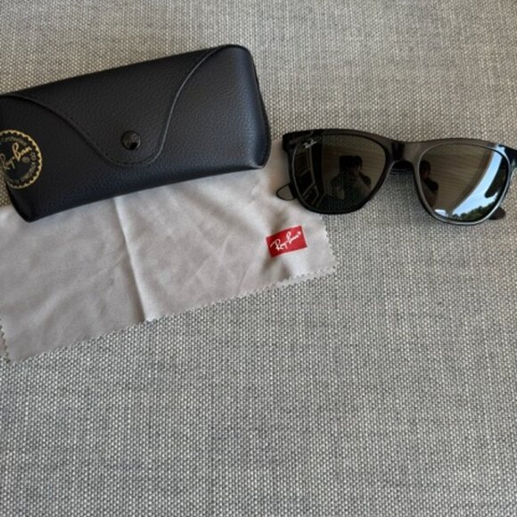 Ray-Ban Sunglasses RB4184, Black Frames with Polarized Green Lenses and Leather - Picture 1 of 11
